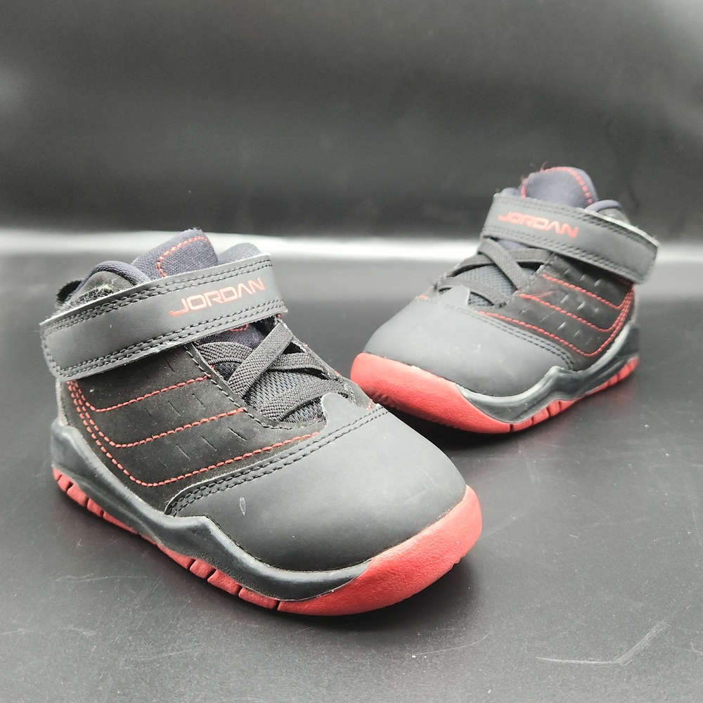 Nike Air Jordan Velocity Toddler Sneaker Shoes Size 5C Black Red 693363-060